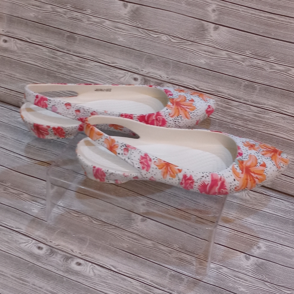 Crocs - Picture 7 of 10
